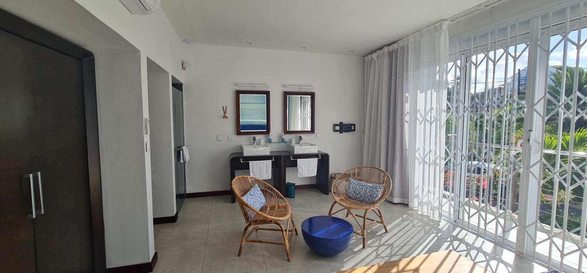 Blue Ocean & Apartment *